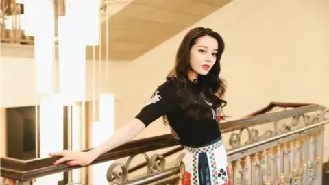 李昀锐尚公主蓝衣路透